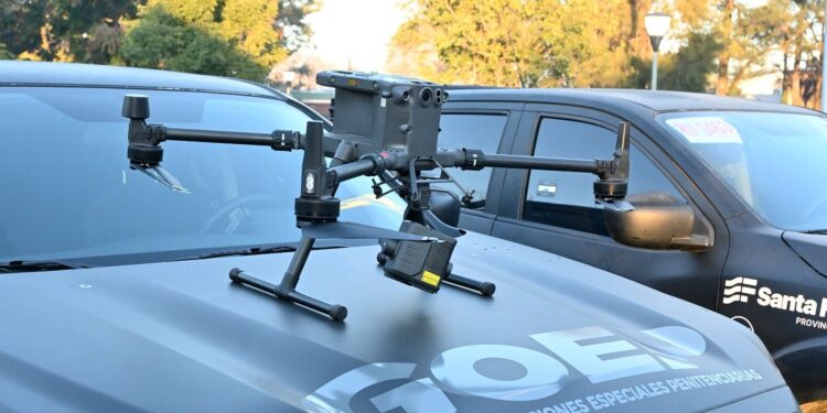 Pullaro presentó una unidad especial para capturar narcos y sicarios prófugos en Santa Fe.