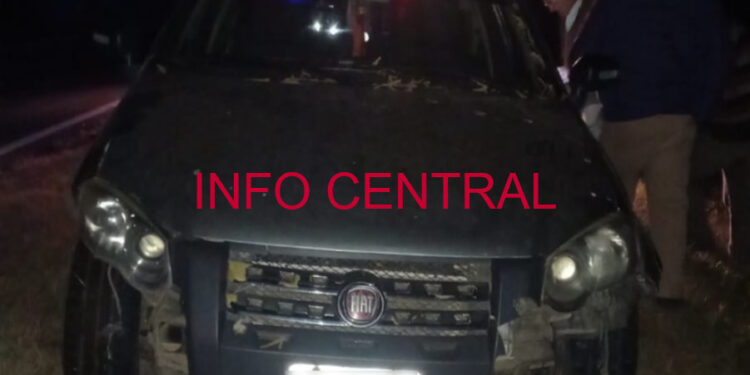 SOMBRERITO: Despiste de una camioneta en Ruta 11: una mujer fue asistida por personal médico.