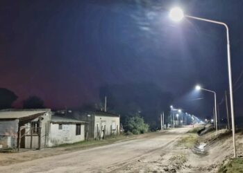 VILLA OCAMPO: SE HABILITARON 1.100 METROS DE ILUMINACIÓN ESPECIAL EN CALLE SANTA FE.