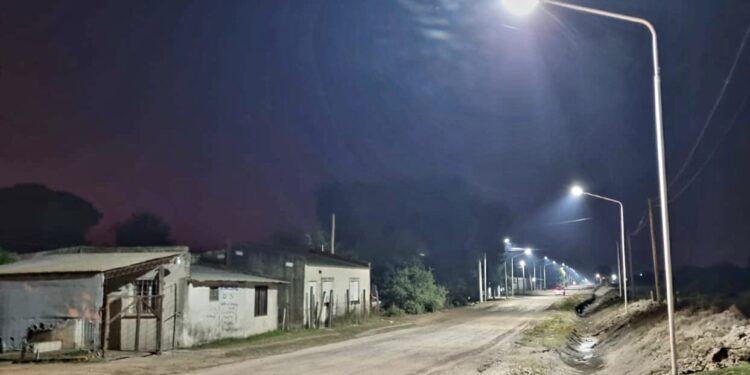 VILLA OCAMPO: SE HABILITARON 1.100 METROS DE ILUMINACIÓN ESPECIAL EN CALLE SANTA FE.