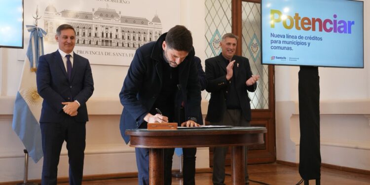 Pullaro presentó “Potenciar” y reafirmó el respaldo del Gobierno provincial a municipios y comunas.