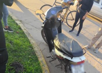 Choque entre una moto y una bicicleta en Las Toscas dejó un menor hospitalizado.