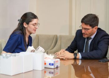 Santa Fe puso en marcha los narcotest a las fuerzas de seguridad y Pullaro se realizó el primero.