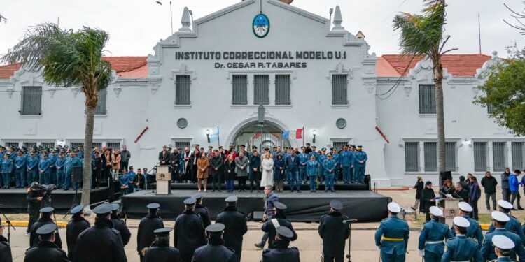 Pullaro: “Santa Fe es ejemplo en América Latina por la baja del delito y de la violencia”.