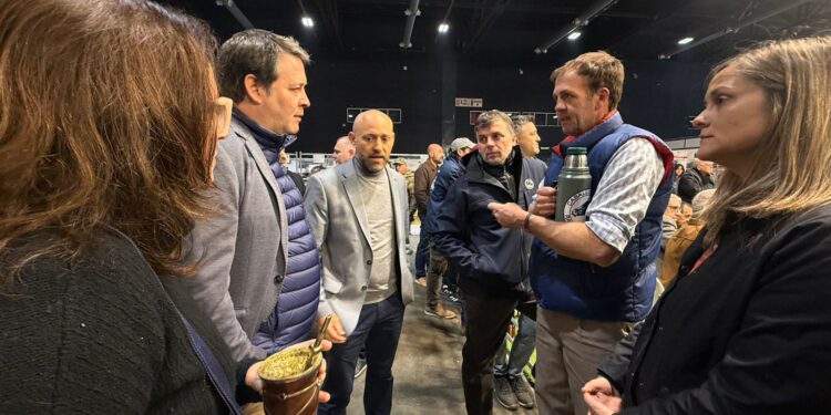 Desde la Exposición Rural de Palermo, Puccini pidió eliminar retenciones y recuperar las rutas nacionales clave para la producción.