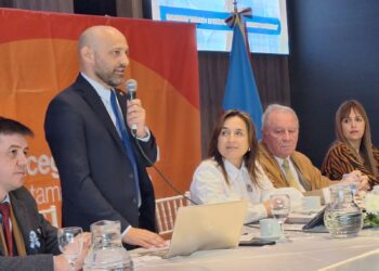 Santa Fe, Córdoba y Catamarca impulsan un acuerdo bioceánico para potenciar la producción y la logística federal.