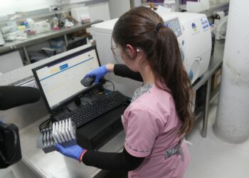 El laboratorio del Cemafé moderniza su equipamiento para fortalecer la respuesta en el centro-norte de la provincia.