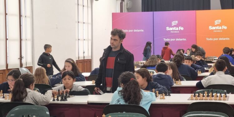 Más 2.000 estudiantes de toda la provincia participan del Campeonato de Ajedrez Escolar.