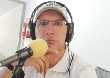 “Ajustar a los Más Débiles: La Cara Más Fría del Poder”.