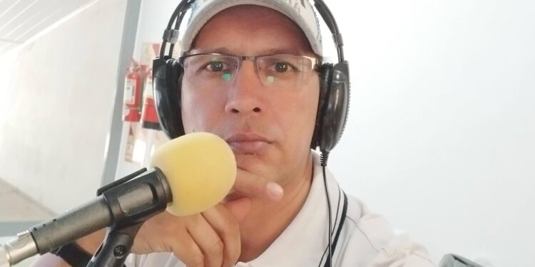 “Ajustar a los Más Débiles: La Cara Más Fría del Poder”.