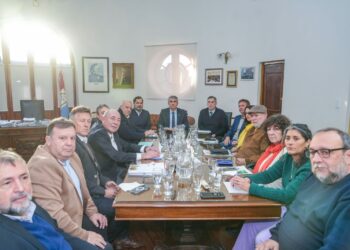 Paritaria central: Provincia y gremios de la Administración Pública pasaron a cuarto intermedio hasta el lunes 11.