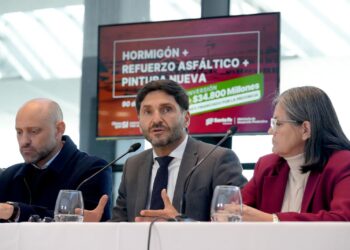 Pullaro anunció cómo será el proceso de renovación de la pista del Aeropuerto de Rosario, que financiará la Provincia.