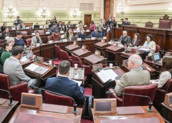 La Comisión de Funcionamiento del Estado y Participación Ciudadana abordó diversos temas.