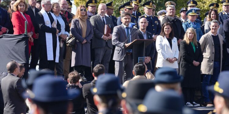 Pullaro: “A los que tienen una ideología contra el orden, les digo que la Rosario violenta se terminó”.