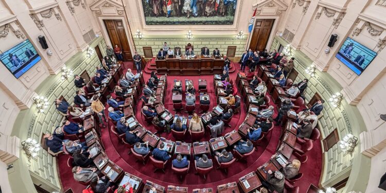 La Convención Reformadora modificó su reglamento interno para regular los dictámenes de comisión.