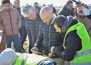 Puccini supervisó pruebas de bitrenes en puentes estratégicos.