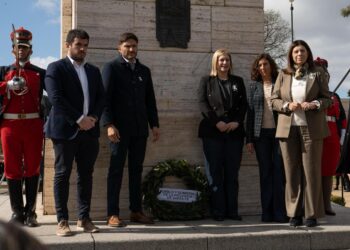 Pullaro: “San Martín luchó por la libertad y nosotros hoy debemos honrarlo luchando unidos por la igualdad para salir adelante”.