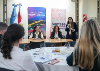 Santa Fe impulsa inversiones en turismo productivo con apoyo a emprendedores.