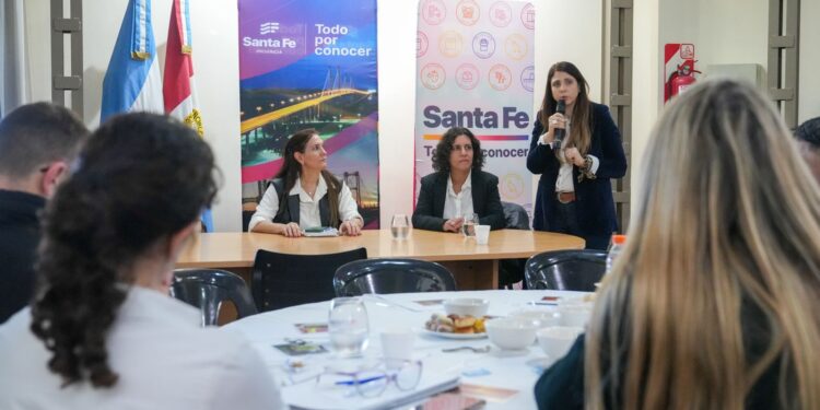 Santa Fe impulsa inversiones en turismo productivo con apoyo a emprendedores.