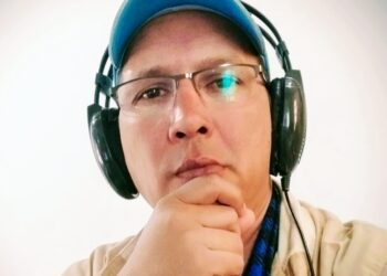 La Escuela Enseña, el Hogar Educa: Dos Mundos que Deben Complementarse.