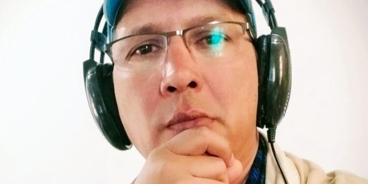 La Escuela Enseña, el Hogar Educa: Dos Mundos que Deben Complementarse.