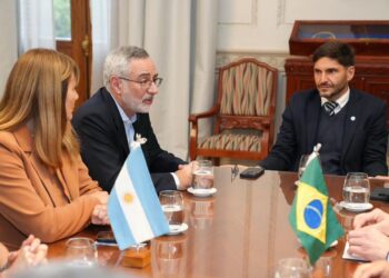 Pullaro recibió al embajador de Brasil en la Argentina.
