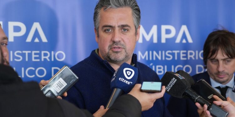 Cococcioni sobre la imputativa a los que balearon un colectivo penitenciario: “No se la van a llevar de arriba”.