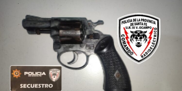 VILLA OCAMPO: MENOR APUNTÓ CON UN REVÓLVER Y SU PROPIETARIO FUE IMPUTADO POR TENENCIA INDEBIDA.
