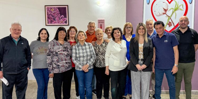 Mancini: “Nos comprometemos a seguir trabajando junto al Club de Abuelos de Villa Ocampo”.