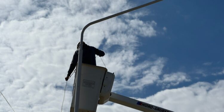 VILLA OCAMPO: ESTÁ PRÓXIMO A HABILITARSE UN KILÓMETRO DE ILUMINACIÓN ESPECIAL EN RUTA PROVINCIAL 32, ACCESO SUR A LA CIUDAD.