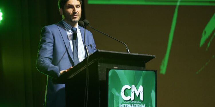 Pullaro: “Necesitamos que nos permitan hacer lo que sabemos: producir, trabajar y mostrar un camino diferente para poder salir adelante”.