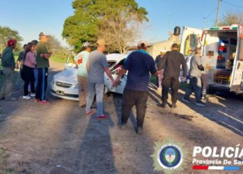  VILLA ANA: Conductor hospitalizado tras vuelco en Ruta Provincial 61.