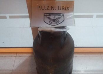  LAS TOSCAS: “APREHENDIDOS AL INTENTAR ROBAR UN TUBO DE GAS”.