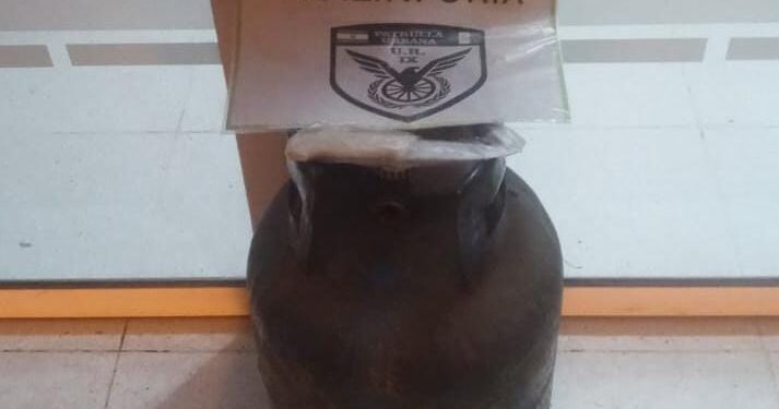  LAS TOSCAS: “APREHENDIDOS AL INTENTAR ROBAR UN TUBO DE GAS”.