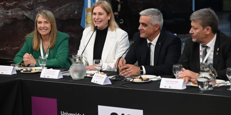 Scaglia con rectores de todo el país: “Nuestro gobierno defiende la universidad pública”.