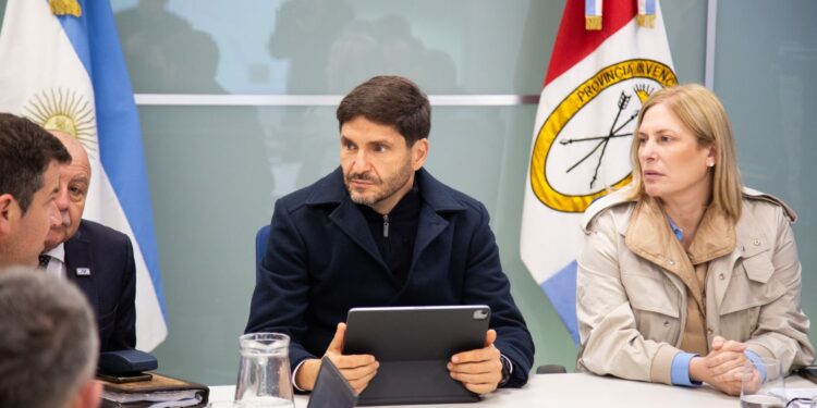 Pullaro encabeza la reunión del Comité Operativo Provincial tras las intensas lluvias.