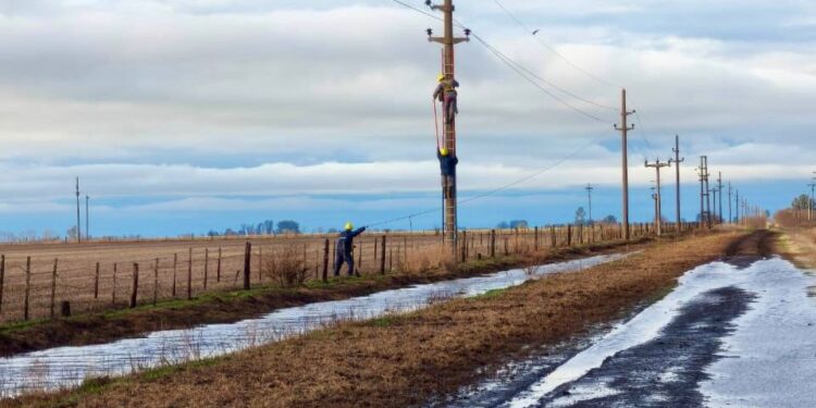 Rápida respuesta de la EPE ante el temporal que azotó a la provincia este fin de semana.