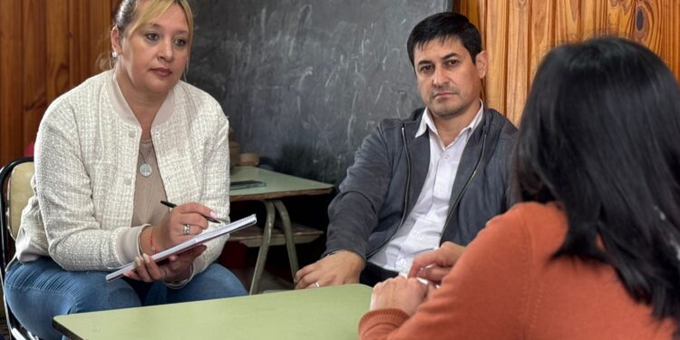 VILLA OCAMPO: REUNIÓN CON LA SUPERVISORA ZONAL DE EDUCACIÓN.
