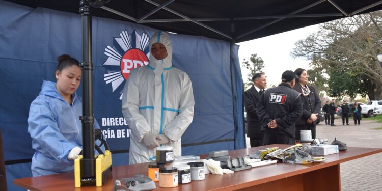 Seguridad: cómo es el equipamiento que sumó la PDI para levantar pruebas en las escenas de los hechos.