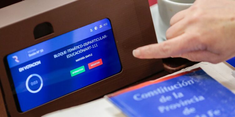 Con los últimos dictámenes aprobados este sábado quedó definido el nuevo texto de la Constitución Provincial.