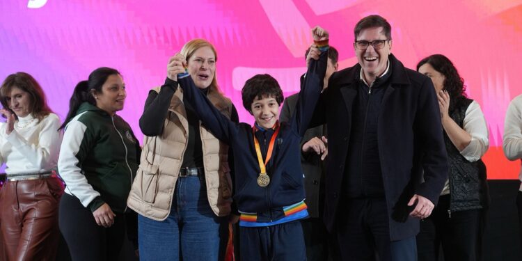 Scaglia: “A la educación la construimos en comunidad”.