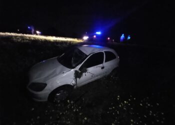 Vuelco de un automóvil en Arroyo Ceibal: solo daños materiales.