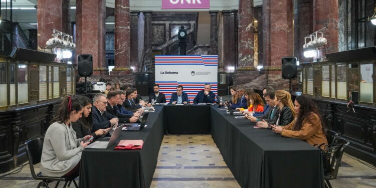 La Comisión Redactora trabaja en el texto definitivo de la Nueva Constitución.