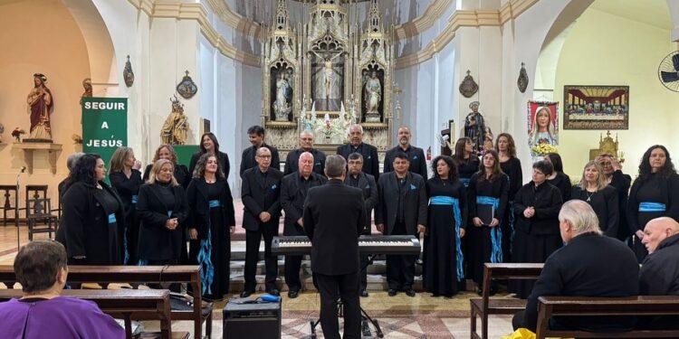 VILLA OCAMPO: EL CORO POLIFÓNICO MUNICIPAL ACTUÓ EN ESPERANZA Y SAN VICENTE.