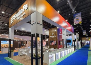 Santa Fe se muestra en la Exposición Internacional de Petróleo y Gas con todo su potencial energético.