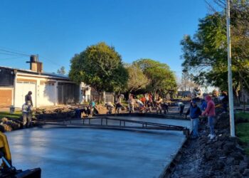 VILLA OCAMPO: OTRA CUADRA MÁS DE PAVIMENTO EN EL BARRIO NORTE.