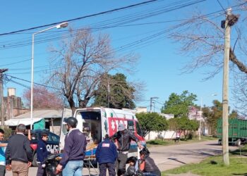Accidente en Villa Ocampo: dos mujeres hospitalizadas tras colisión en Mitre y B. Obligado.