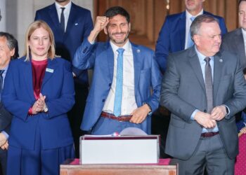 Para Pullaro, “dos ideas expresan la Reforma del 25: consenso como método y equilibrio como resultado”.