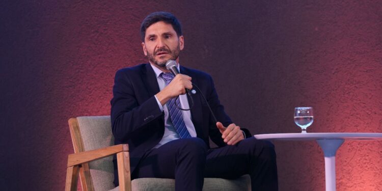 Pullaro: “Una Argentina distinta es posible con un desarrollo económico que nos permita generar trabajo y crecimiento”.