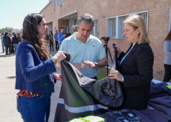 Scaglia encabezó la entrega de uniformes para el personal del Servicio Penitenciario.